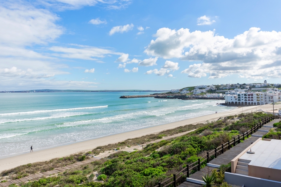 7 Bedroom Property for Sale in Calypso Beach Western Cape